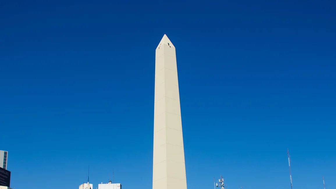 El Obelisco de Buenos Aires en un día despejado